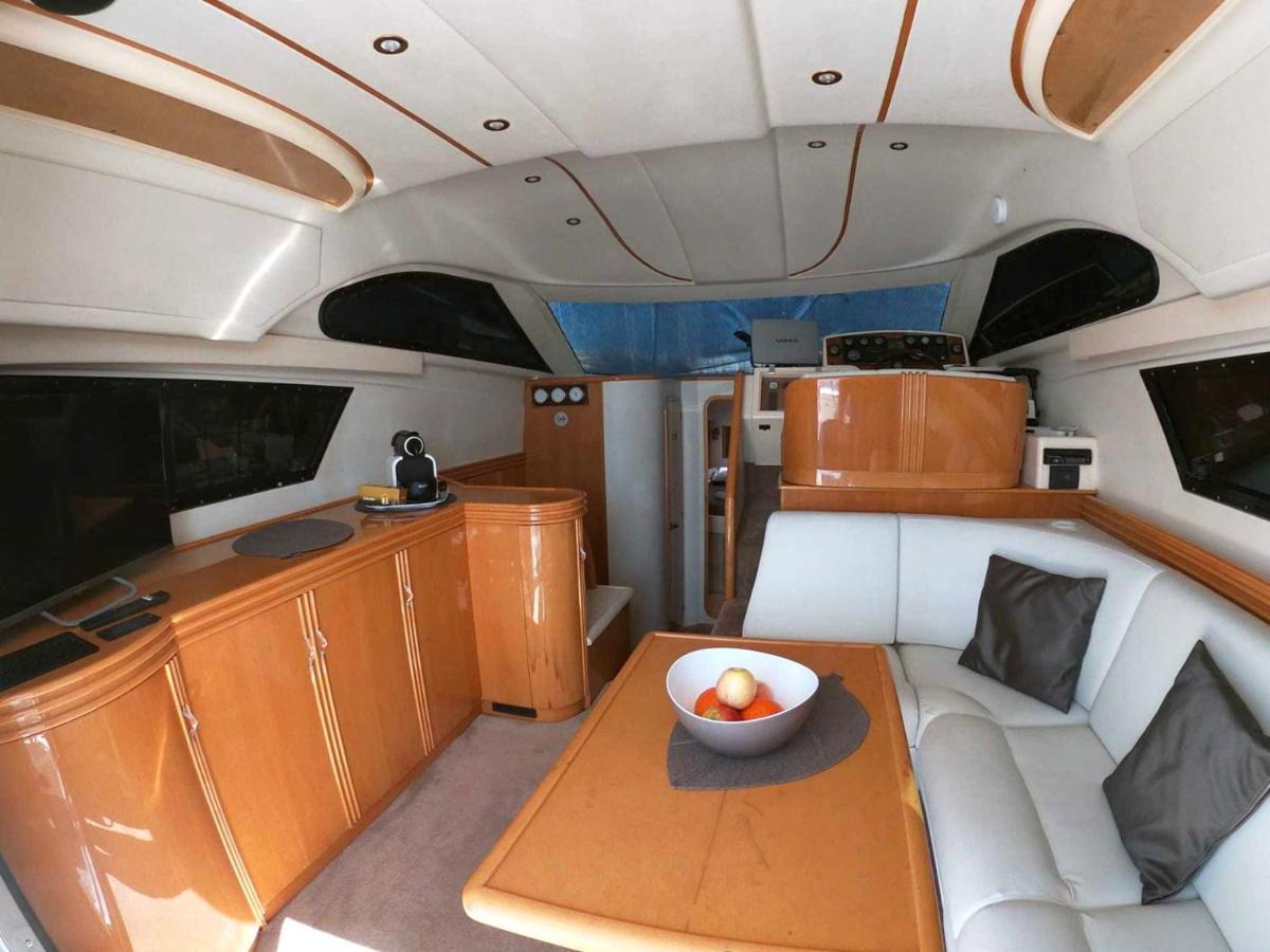 Luxury Yacht Kamikara Hotell San Miguel de Abona Exteriör bild