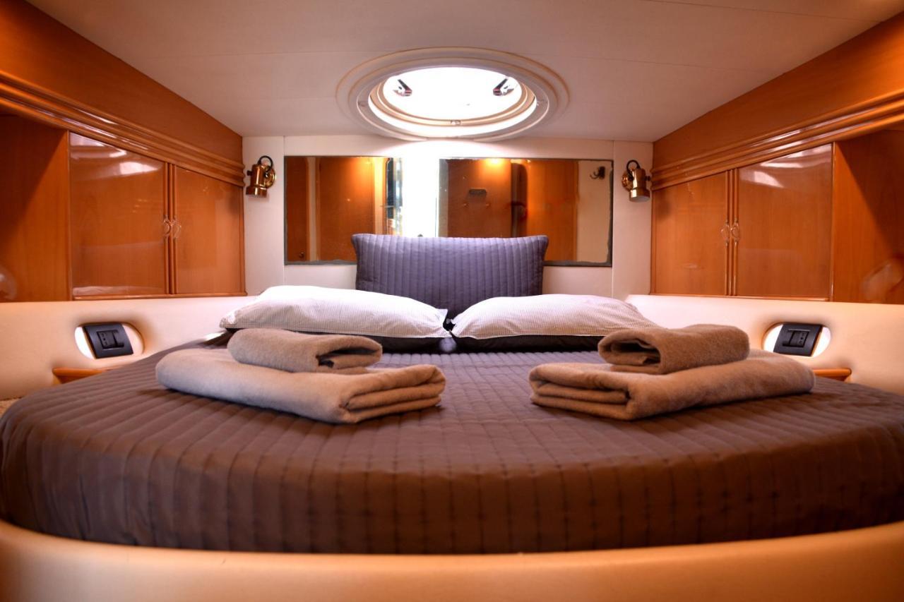 Luxury Yacht Kamikara Hotell San Miguel de Abona Exteriör bild